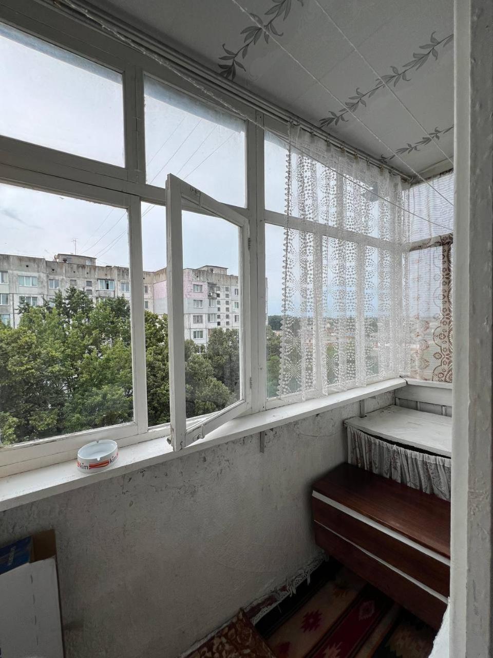 Уютная Квартира Посуточно Улица Белова Chernihiv Bagian luar foto